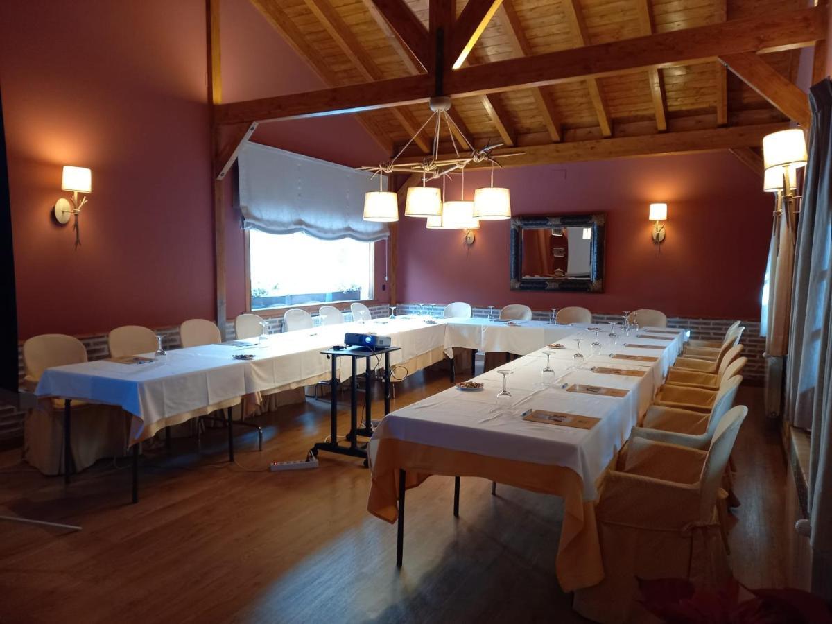 纳瓦塞拉达 Nava Real酒店 外观 照片